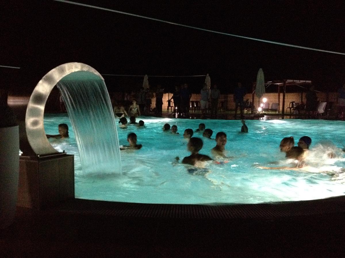 Camping Villaggio Riviera Foce Varano Exterior foto